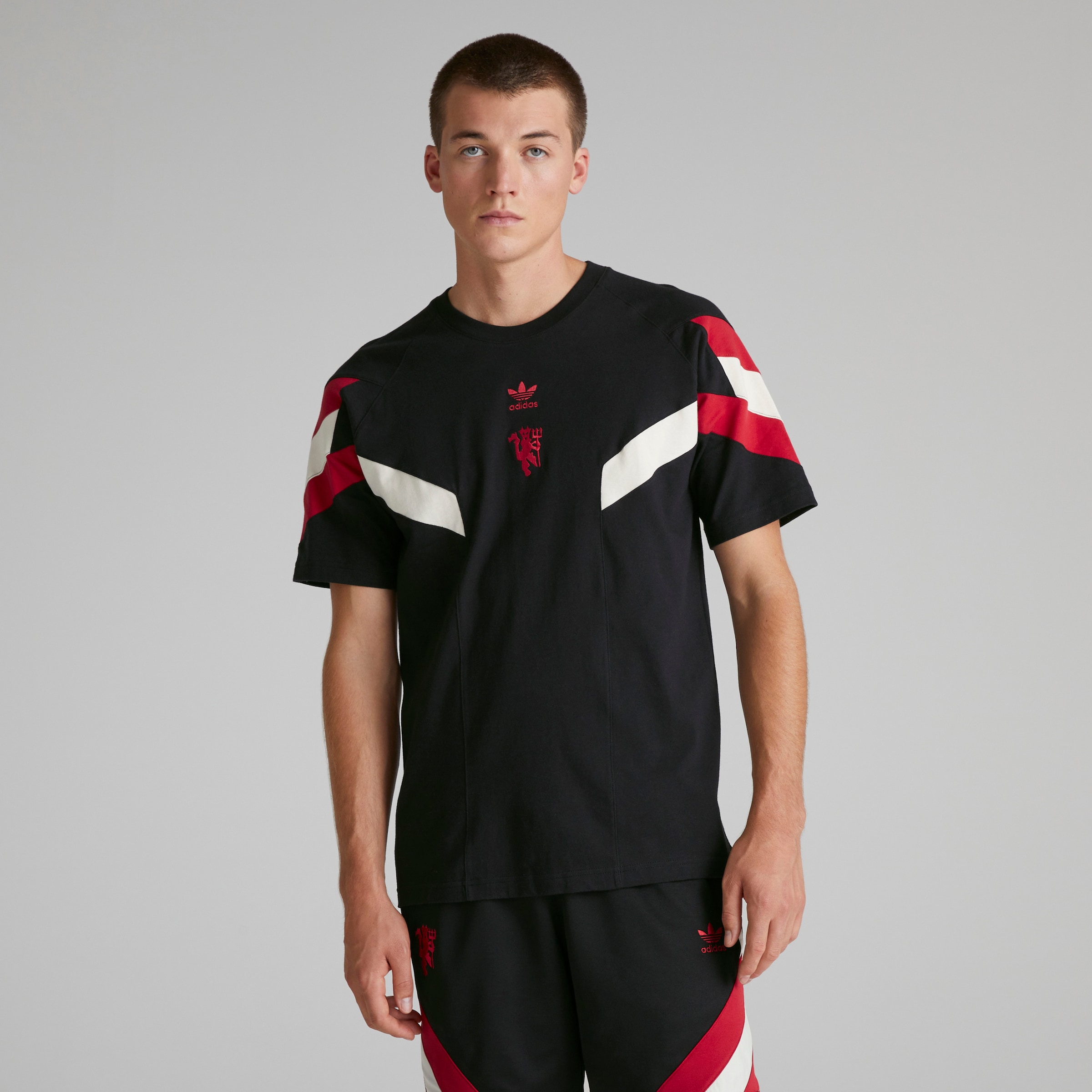 adidas Manchester United Originals T-Shirt | IS6519 | FOOTY.COM