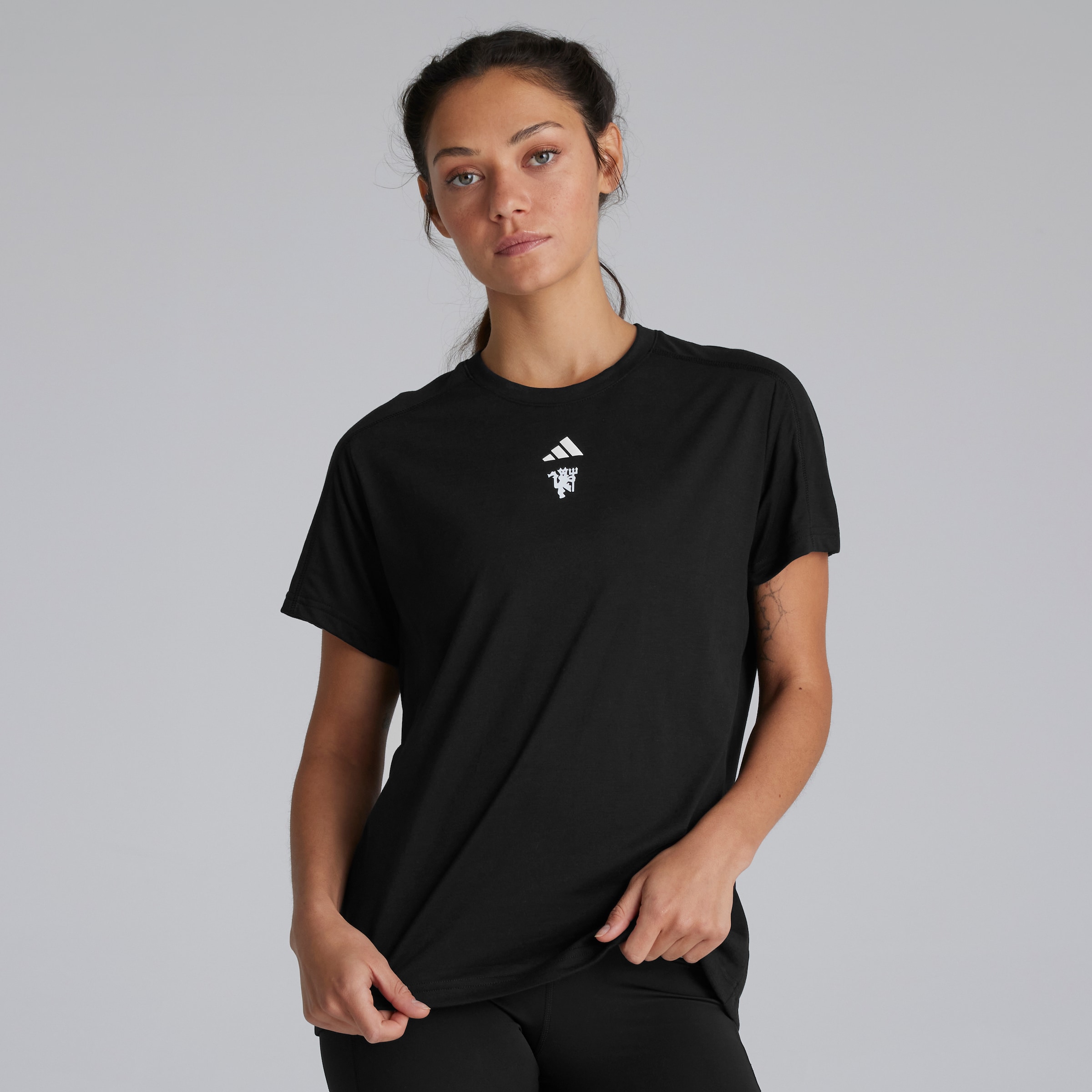 Manchester United x adidas Womens Essentials Training Aeroready T-shirt Black M